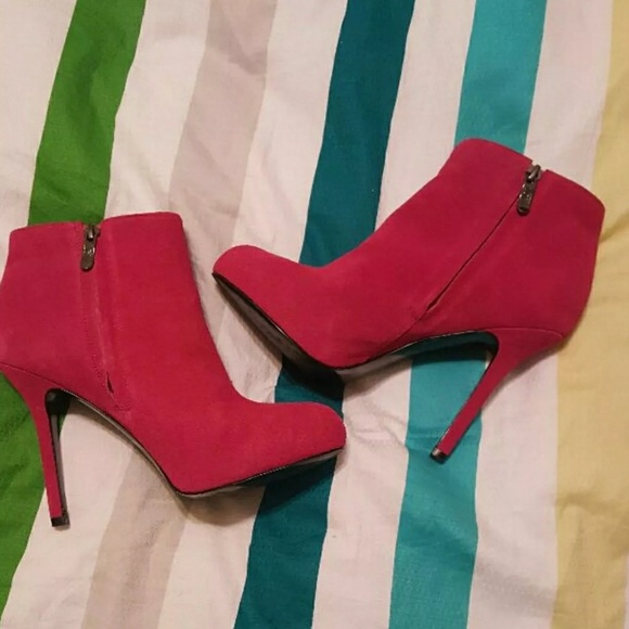 👢 AnnTaylor LOFT Booties, Vibrant Raspberry, 7.5 - Picture 2 of 6
